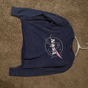 Woman’s cropped nasa cropped long sleeve shirt medium dark blue